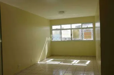 Apartamento com 4 quartos para alugar na Avenida Princesa Izabel, --, Fundinho, Uberlândia