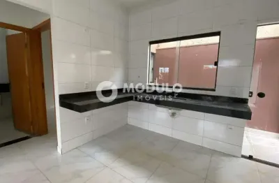 Casa disponível para locação no bairro shopping park.