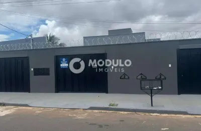 Casa residencial à venda, 2 quartos, 1 suíte, 2 vagas, panorama - uberlândia/mg
