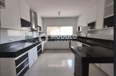 Casa residencial para locação no bairro jardim karaíba.