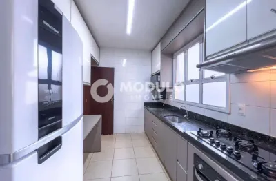 Apartamento mobiliado disponivel para locação no bairro santa mônica..