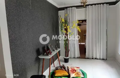 Casa residencial à venda, 5 quartos, 1 suíte, 3 vagas, jardim das palmeiras - uberlândia/mg