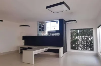 Casa residencial e comercial para locação no bairro fundinho.