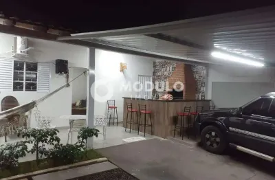 Casa residencial à venda, 3 quartos, 1 suíte, cidade jardim - uberlândia/mg