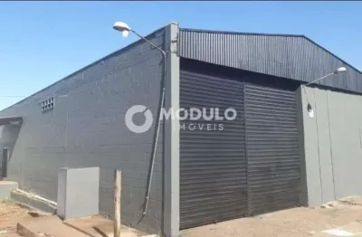 Galpão comercial disponivel para locação no bairro marta helena.