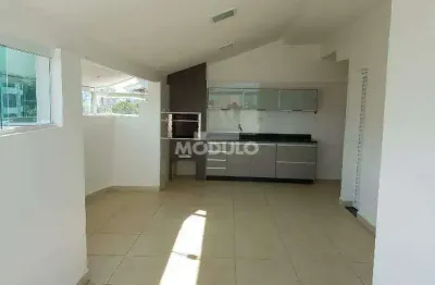 Cobertura com 3 quartos para alugar na Avenida Geraldo Motta Batista, --, Daniel Fonseca, Uberlândia