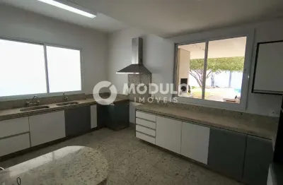 Casa em condomínio disponivel para locação no bairro villa dos ipes
