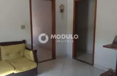 Casa residencial à venda, 3 quartos, 2 suítes, 3 vagas, presidente roosevelt - uberlândia/mg