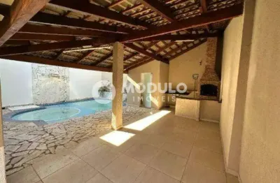 Casa residencial à venda, 3 quartos, 1 suíte, 3 vagas, granada - uberlândia/mg