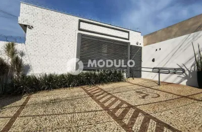 Casa comercial disponivel para locação no bairro tabajaras.