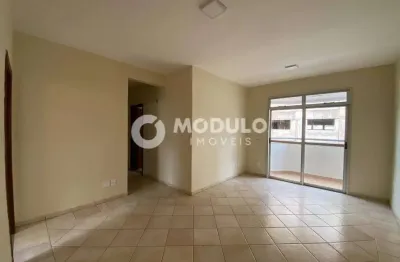 Apartamento com 3 quartos para alugar na Rua Iguaçu, --, Umuarama, Uberlândia