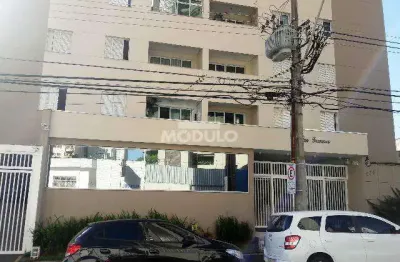 Apartamento com 3 quartos para alugar na Avenida Princesa Izabel, --, Fundinho, Uberlândia