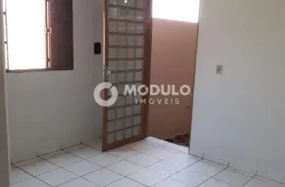 Casa residencial à venda, 2 quartos, 1 vaga, maravilha - uberlândia/mg