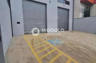 Galpão comercial disponível para locação no bairro brasil.