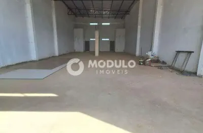 Galpão comercial disponível para locação no bairro fruta do conde.