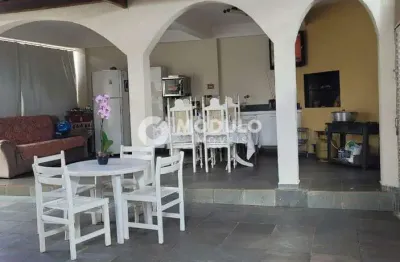 Casa residencial à venda, 3 quartos, 1 suíte, 6 vagas, umuarama - uberlândia/mg