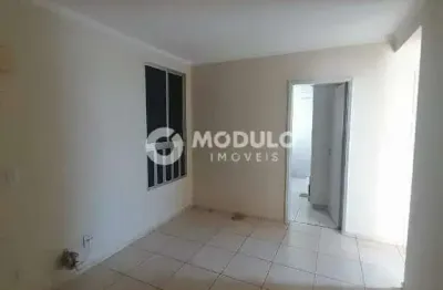 Apartamento com 2 quartos para alugar na Rua Paraná, --, Brasil, Uberlândia