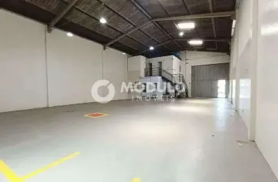 Galpão comercial disponível para locação no bairro tibery.