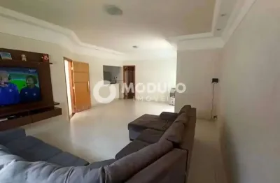 Casa residencial disponível para locação no bairro gravatas.