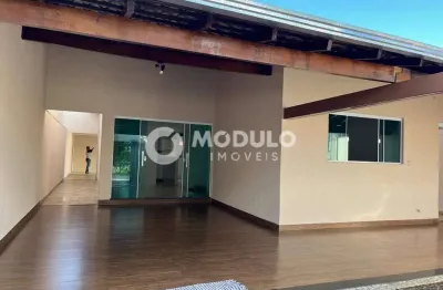 Casa residencial à venda, 3 quartos, 1 suíte, 3 vagas, jardim holanda - uberlândia/mg