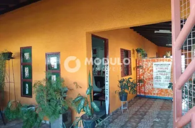 Casa residencial à venda, 3 quartos, 1 suíte, 2 vagas, pacaembu - uberlândia/mg