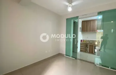 Apartamento disponível para locação no bairro santa mônica.