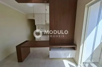 Apartamento com 2 quartos para alugar na Rua dos Angicos, --, Jaraguá, Uberlândia