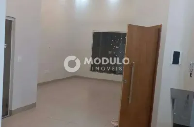 Casa residencial à venda, 3 quartos, 1 suíte, 2 vagas, laranjeiras - uberlândia/mg