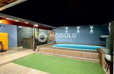 Casa residencial à venda, 3 quartos, 1 suíte, 4 vagas, tocantins - uberlândia/mg