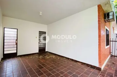 Casa disponivel para locação no bairro nossa senhora aparecida.