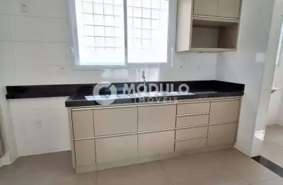 Apartamento disponível para locação no bairro santa mônica.