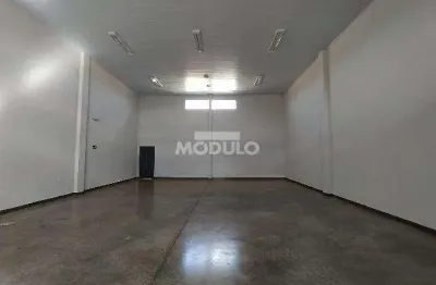 Galpão comercial disponivel para locação no bairro granada.