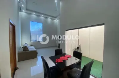 Casa residencial à venda, 4 quartos, 1 suíte, 4 vagas, granada - uberlândia/mg