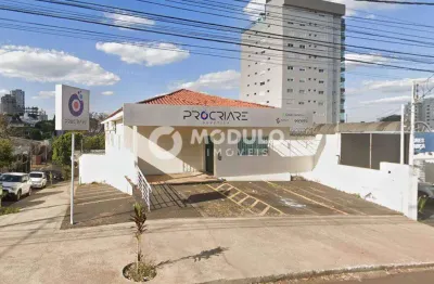 Casa comercial para alugar na Avenida Nicomedes Alves dos Santos, --, Lidice, Uberlândia