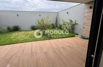 Casa residencial à venda, 3 quartos, 1 suíte, 2 vagas, laranjeiras - uberlândia/mg