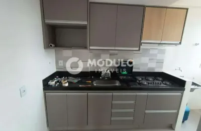 Apartamento com 3 quartos para alugar na Rua Caetés, --, Saraiva, Uberlândia