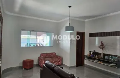 Casa residencial à venda, 4 quartos, 3 suítes, 4 vagas, cidade jardim - uberlândia/mg