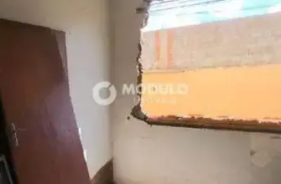 Terreno à venda na Rua Fernando Alves Vieira, --, Presidente Roosevelt, Uberlândia