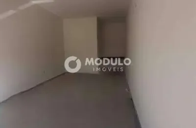 Loja comercial disponivel para locação no bairro shopping park.