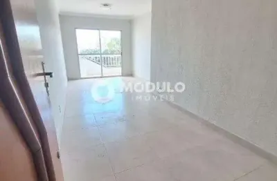 Apartamento com 3 quartos para alugar na Rua Tabajaras, --, Saraiva, Uberlândia
