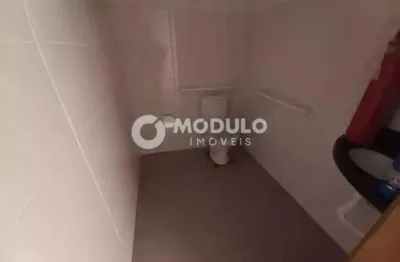 Loja comercial disponivel para locação no bairro shopping park.