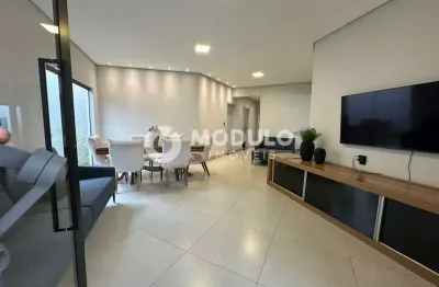 Casa residencial à venda, 3 quartos, 1 suíte, 2 vagas, jardim colina - uberlândia/mg