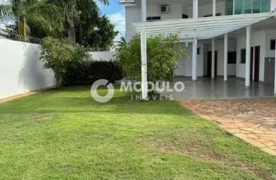 Sobrado à venda, 3 quartos, 2 suítes, 4 vagas, jardim karaiba - uberlândia/mg