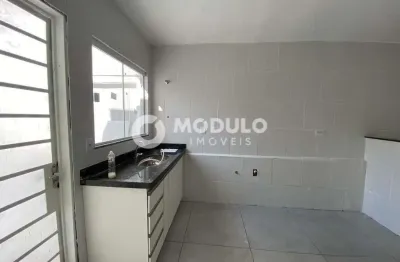 Casa com 3 quartos para alugar na Rua Doutor Lacerda, --, Lidice, Uberlândia