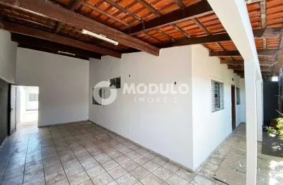 Casa residencial à venda, 3 quartos, 1 suíte, 2 vagas, planalto - uberlândia/mg