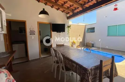 Casa com 2 quartos à venda na Rua Quatorze de Julho, --, Pacaembu, Uberlândia