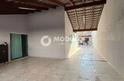 Casa residencial à venda, 2 quartos, 1 suíte, 5 vagas, residencial gramado - uberlândia/mg
