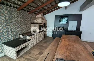 Casa com 3 quartos para alugar na Rua Jandyro Vilela de Freitas, --, Vigilato Pereira, Uberlândia
