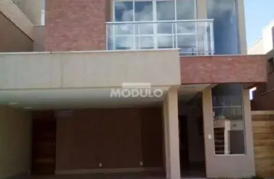 Casa em condomínio residencial disponivel para locação no bairro granja marileusa.