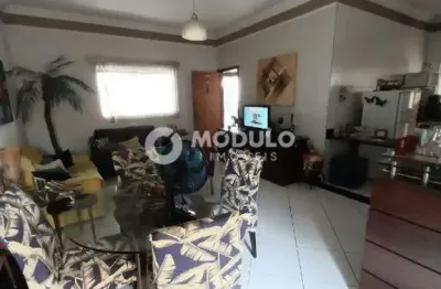 Casa residencial à venda, 3 quartos, 1 suíte, 4 vagas, nova uberlandia - uberlândia/mg